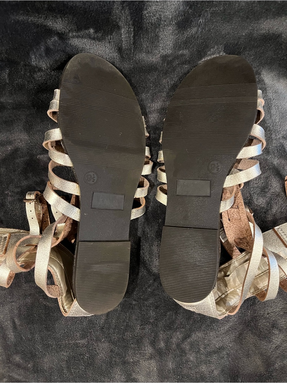 Tall gladiator sandals Gold metallic Adjustable straps back zipper Cushioned 9.5 - Picture 11 of 15